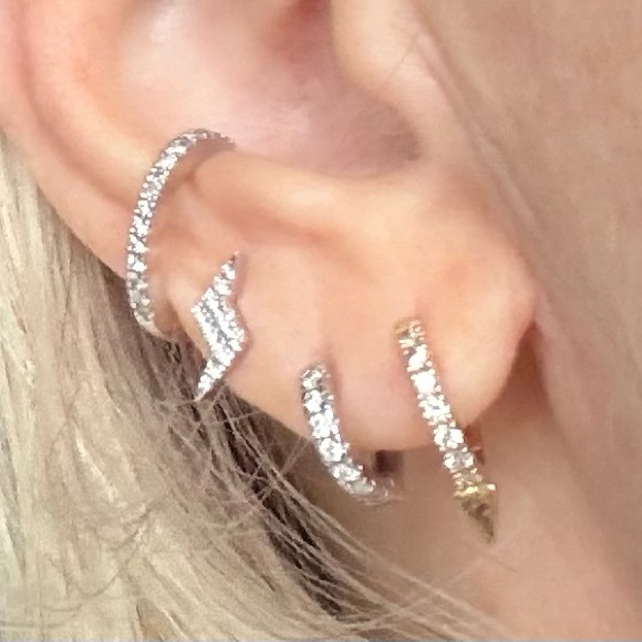 14k gold 💎diamond💎 spike huggie hoops - Picture 2 of 14